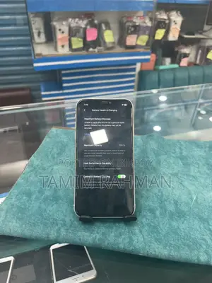 Apple iPhone 11 . (Used)