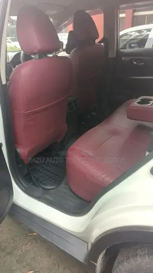 Nissan X-Trail ভাড়ার জন্য