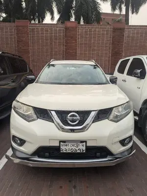 Nissan X-Trail ভাড়ার জন্য