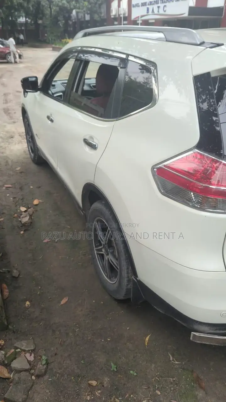Nissan X-Trail ভাড়ার জন্য
