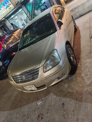 Toyota Premio Golden 2005