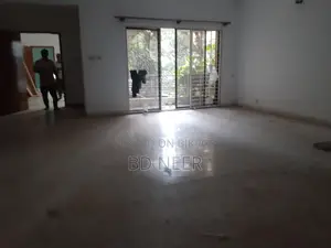 গুলশান-১ এ ৩২০০ বর্গফুটের ৪ বেডরুমের সুন্দর অ্যাপার্টমেন্ট ভাড়া