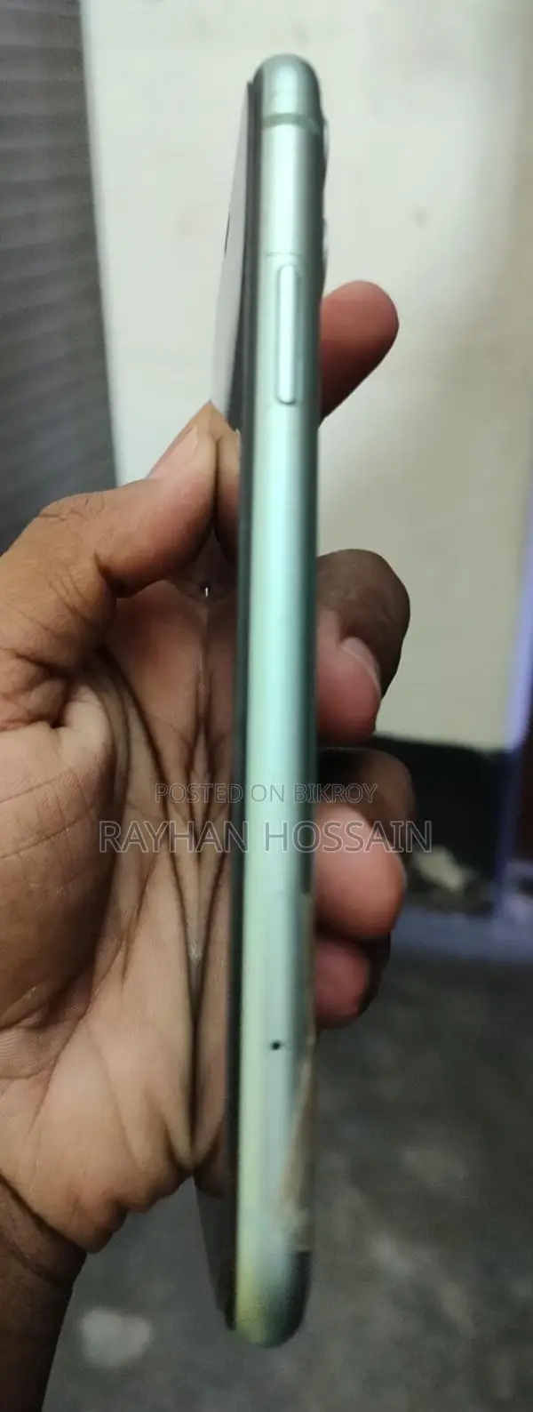 Apple iPhone 11 (Used)