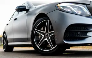 Mercedes-Benz E-Class E300e 2019