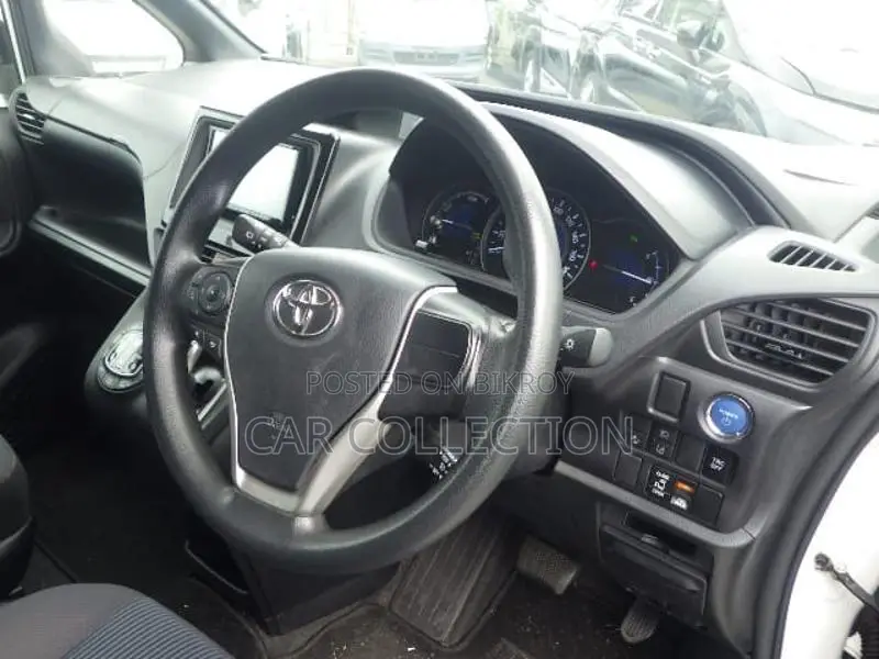 Toyota Noah X packeg 2020