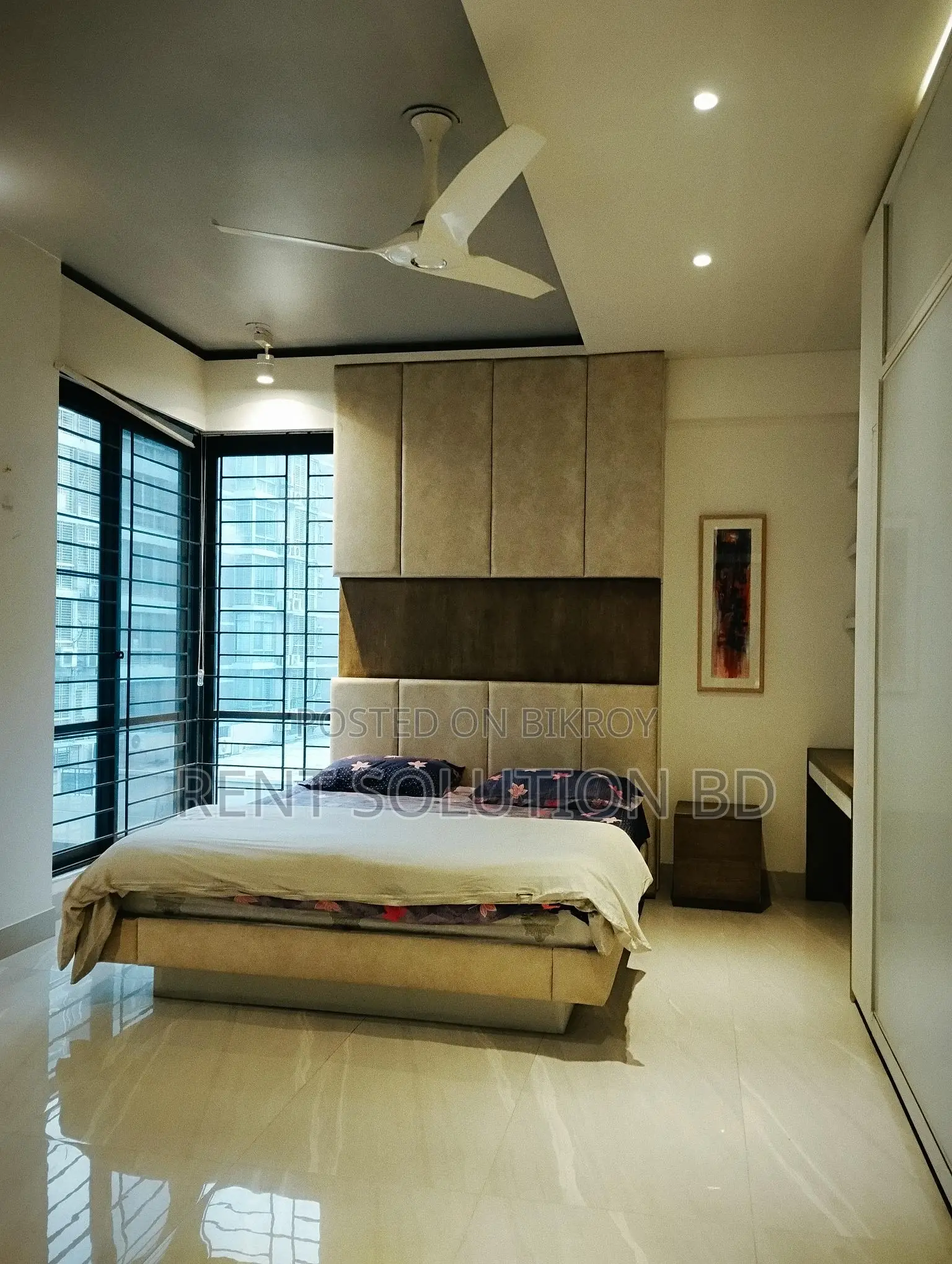Furnished 4 Bedrooms Luxury Apartment