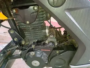 Honda Hornet 2020