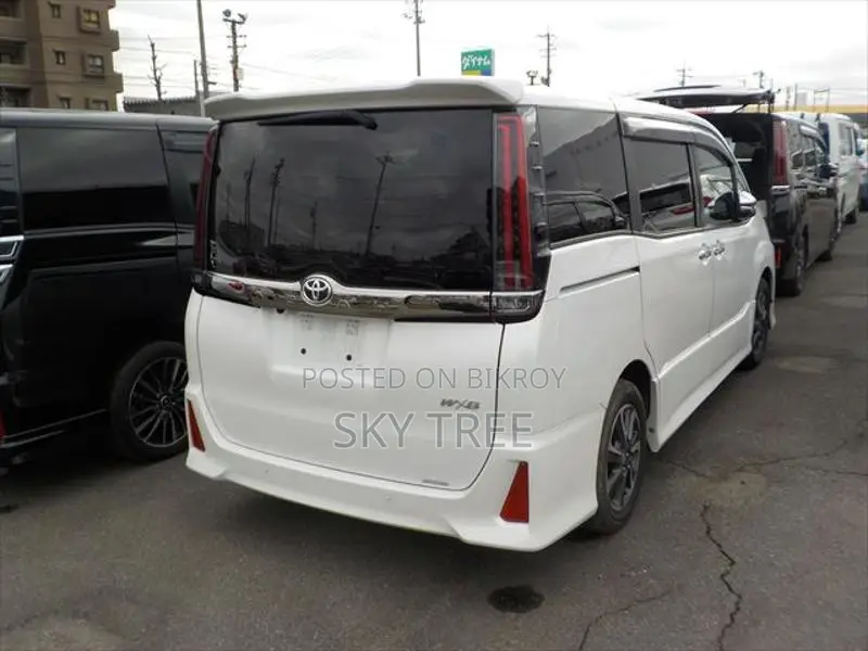 Toyota Noah W X B I 2020