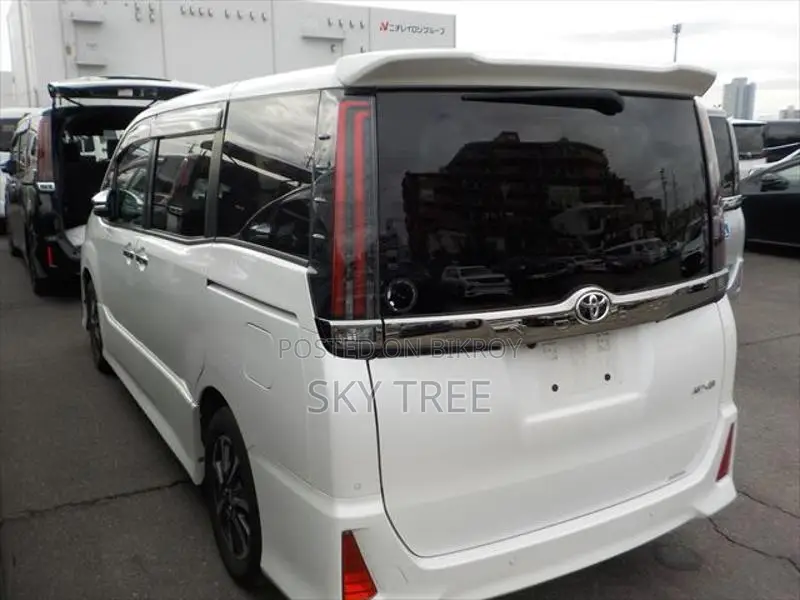 Toyota Noah W X B I 2020