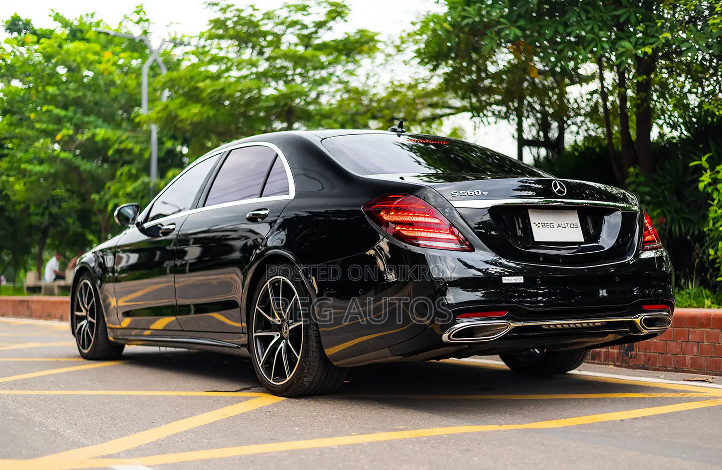 Mercedes-Benz S-Class S560e 2019