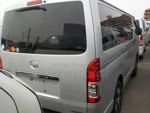 Toyota Hiace GLDualAcBolwerSilver 2021