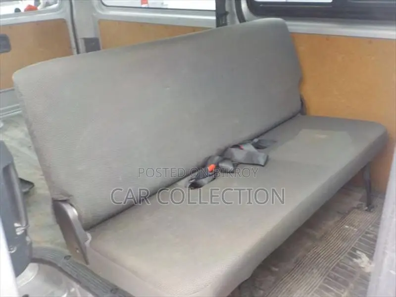 Toyota Hiace GLDualAcBolwerSilver 2021