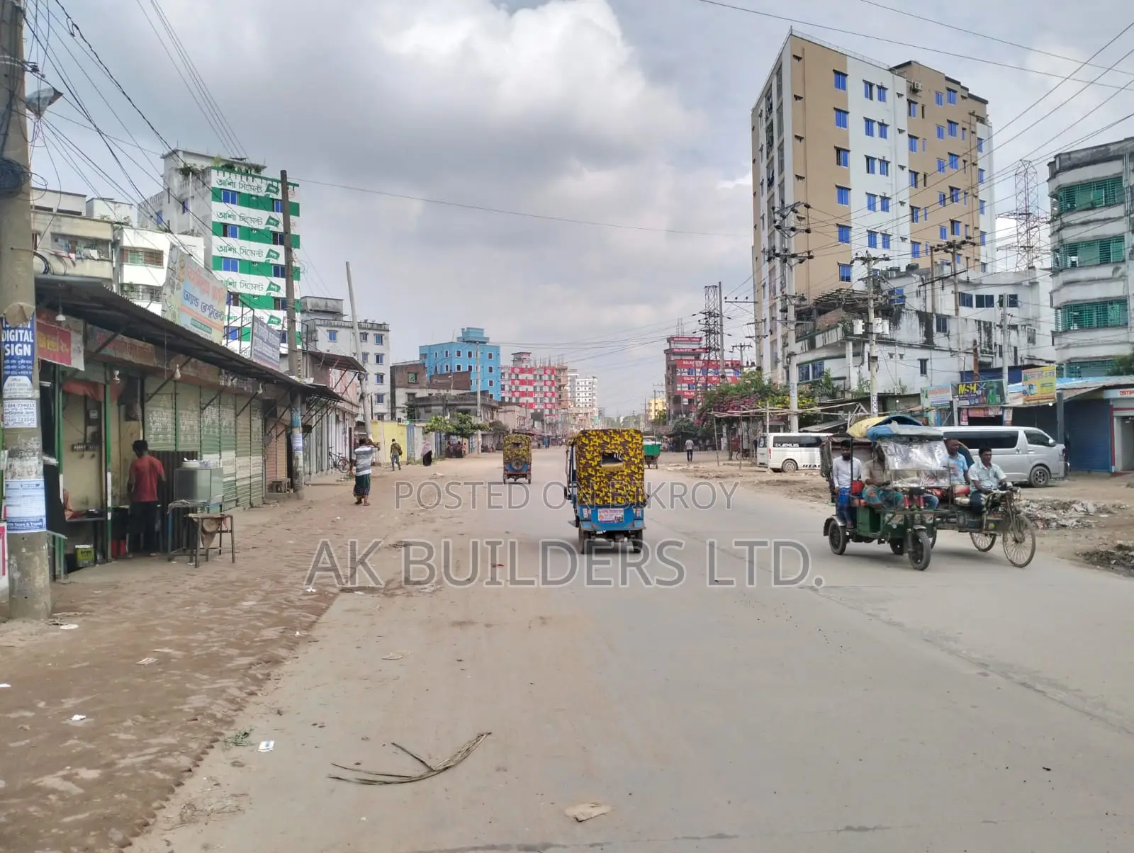 1100 sq ft flat next to Bashundhara Riverview project, adjacent to 150 ft road