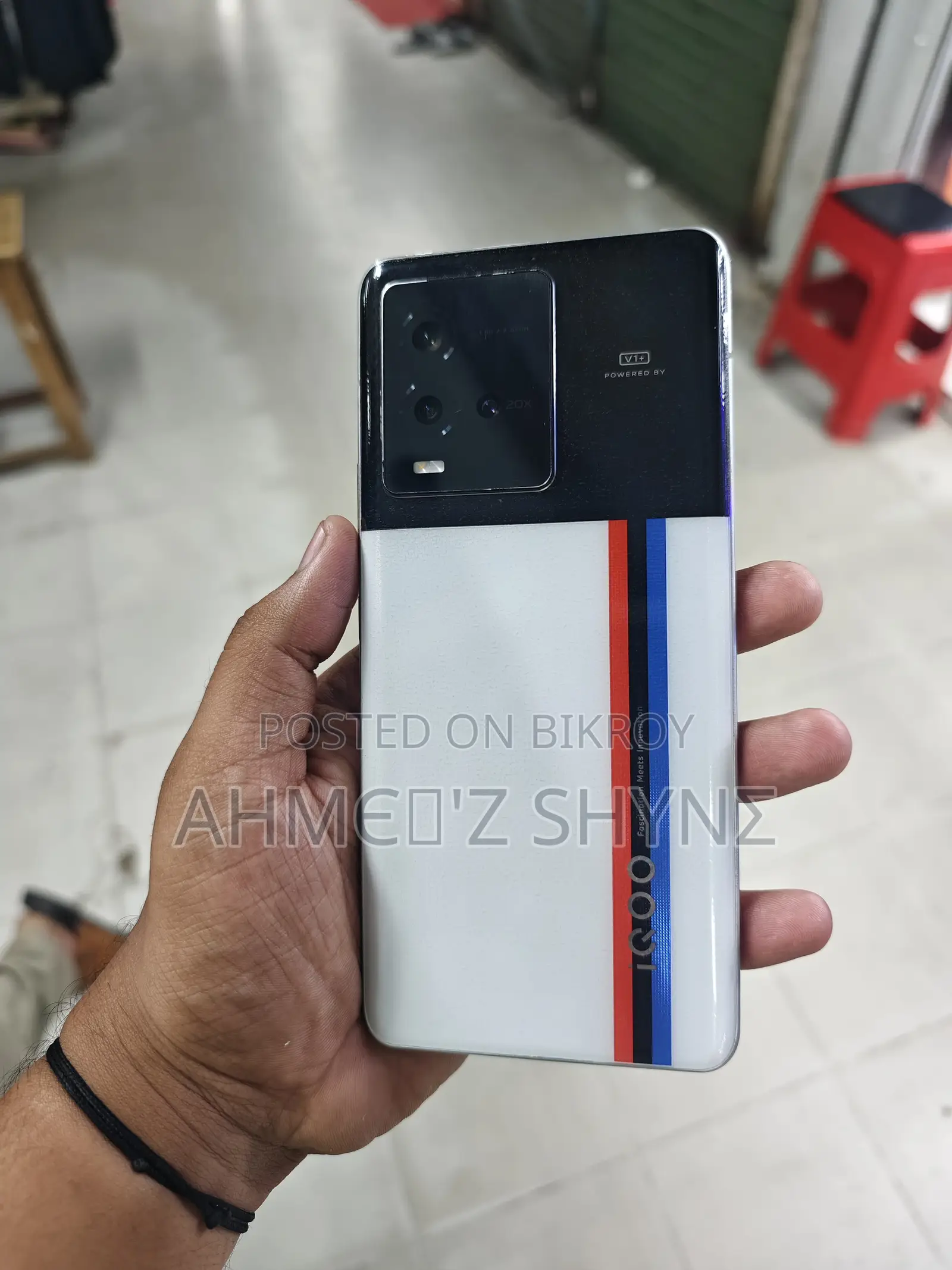 iQOO 10 (Used)