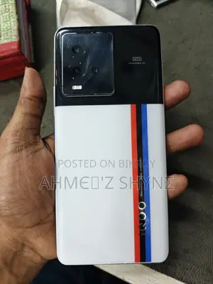 iQOO 10 (Used)