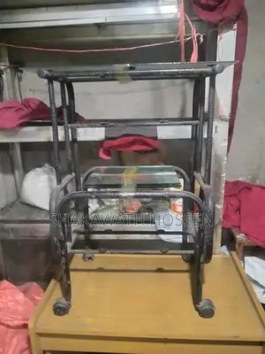 কম্পিউটার টেবিল এবং টিভি ট্রলি