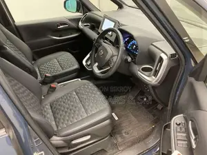 Toyota Voxy SZ Massive Grey 2022