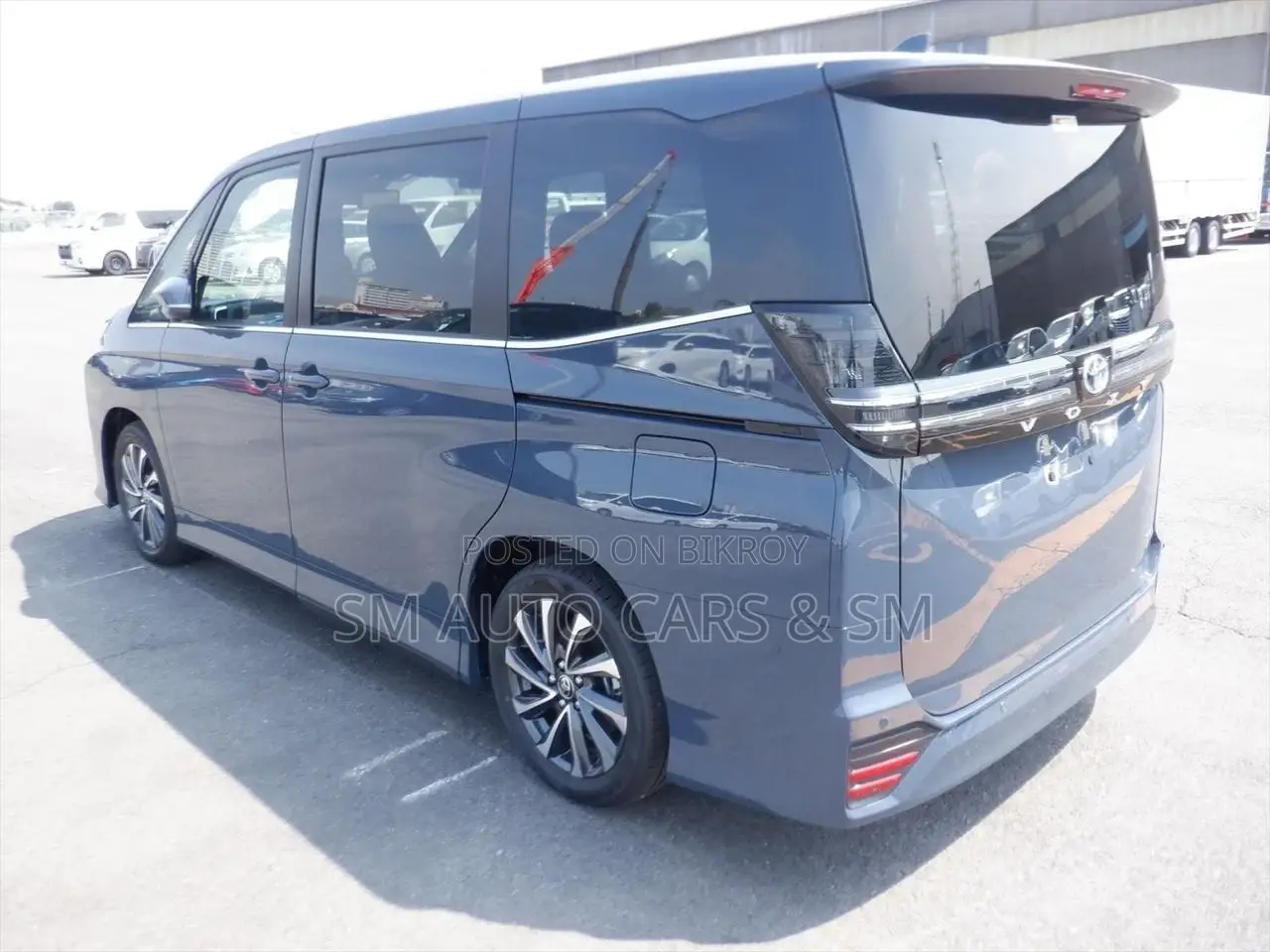 Toyota Voxy SZ Massive Grey 2022
