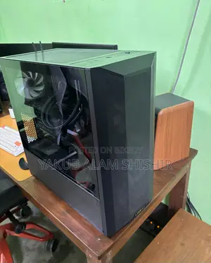 ডেস্কটপ গেমিং পিসি।
