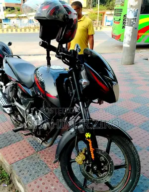Bajaj Pulsar 150 . 2017