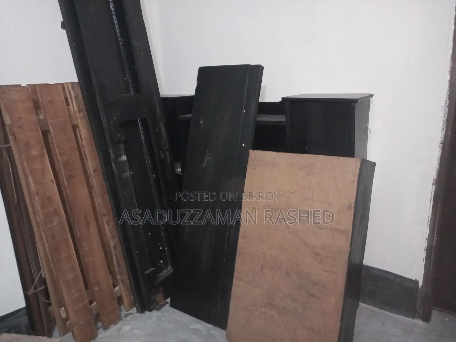 A Beautiful Fresh 4ft and 6ft Box Bed