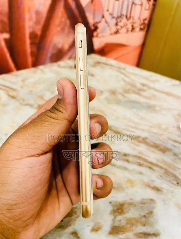 Apple iPhone 8 (Used)