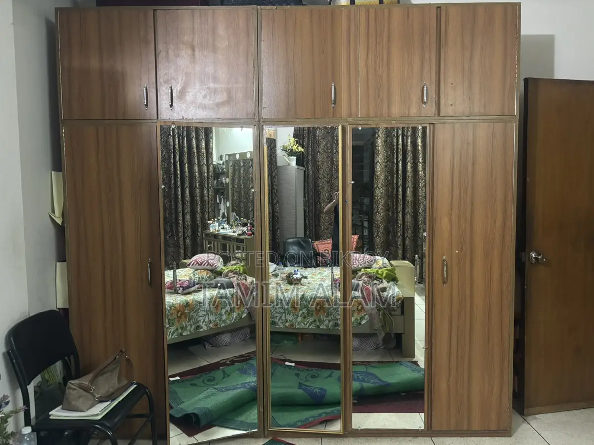 Almirah for sale
