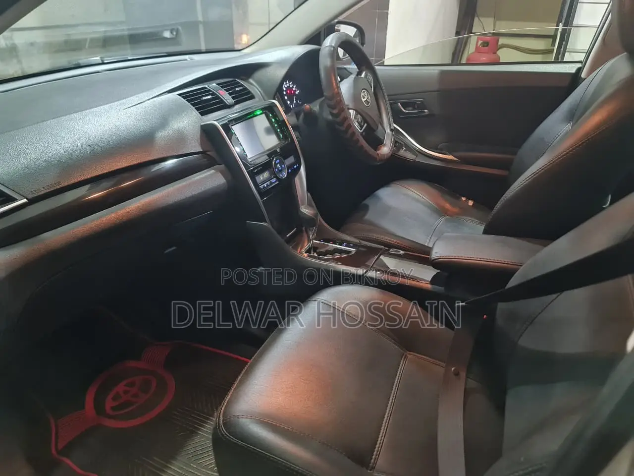 Toyota Premio 2017 Silver