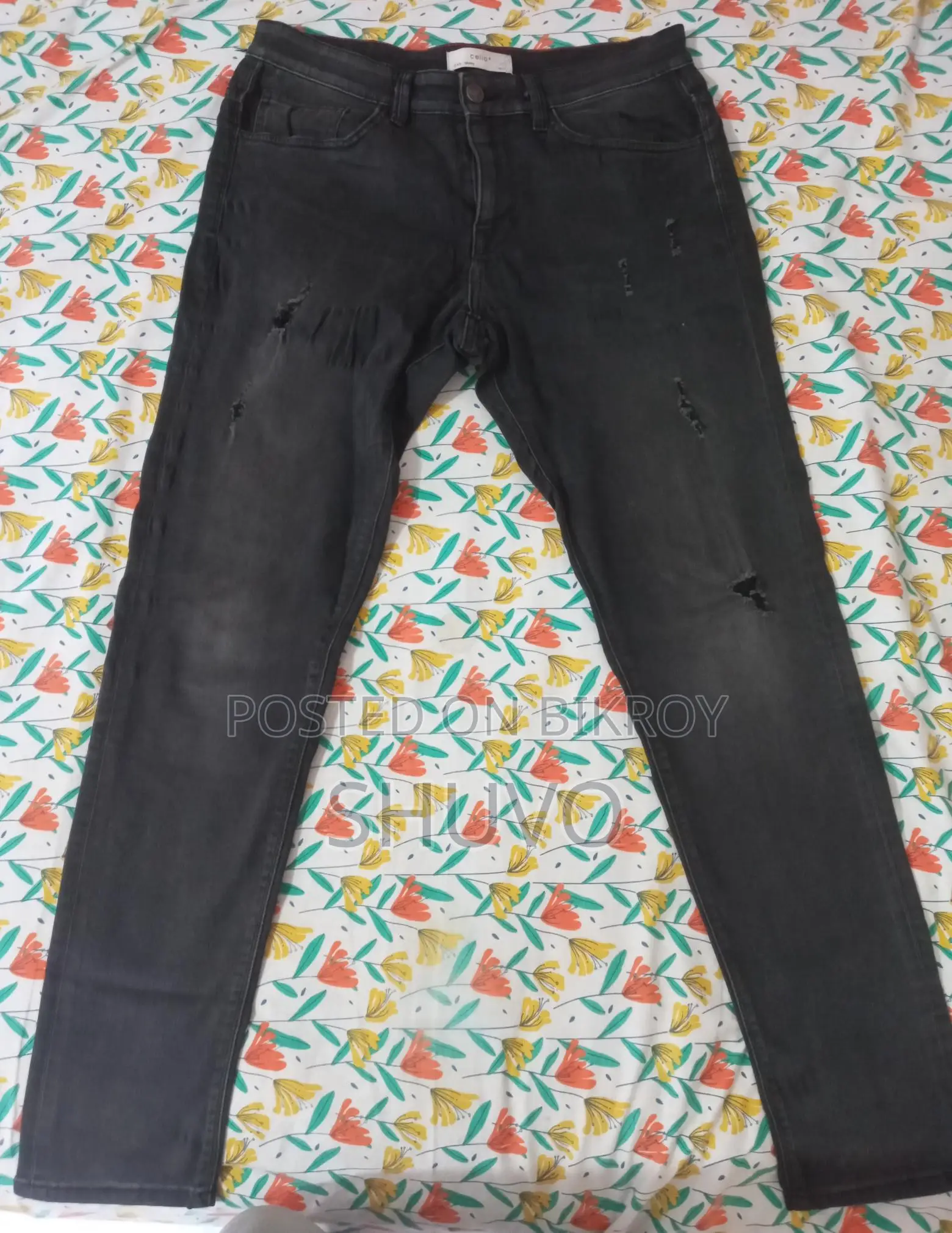 Stylish Cileo Jeans