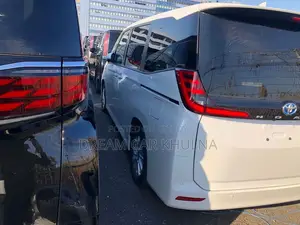 Toyota Noah G Hybrid 8 Seat 2022
