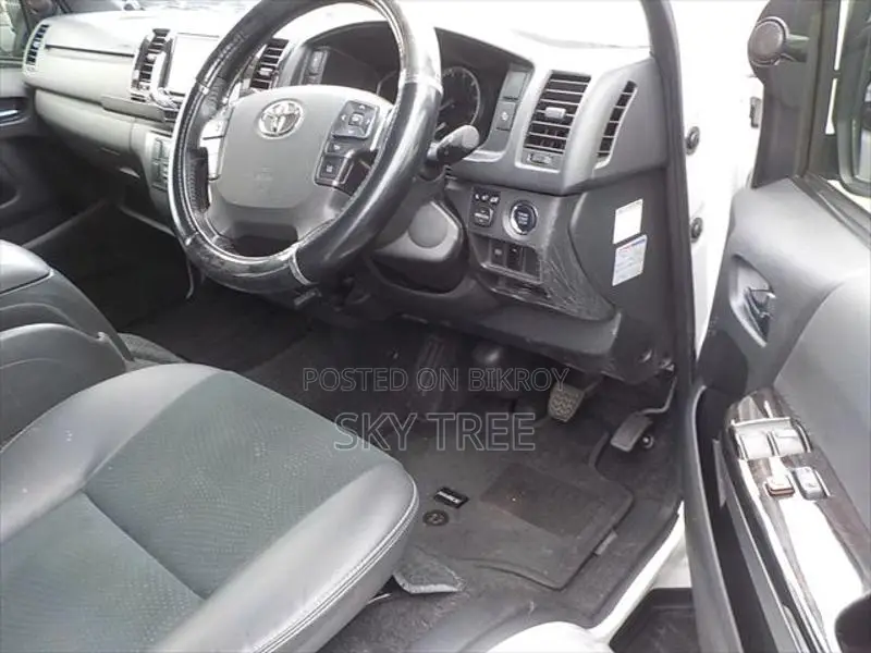 Toyota Hiace SGL Dark Pr. Pack. 2022