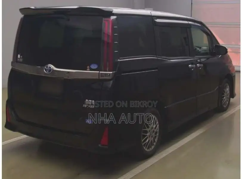 Toyota Noah WXB HYBRID 2021