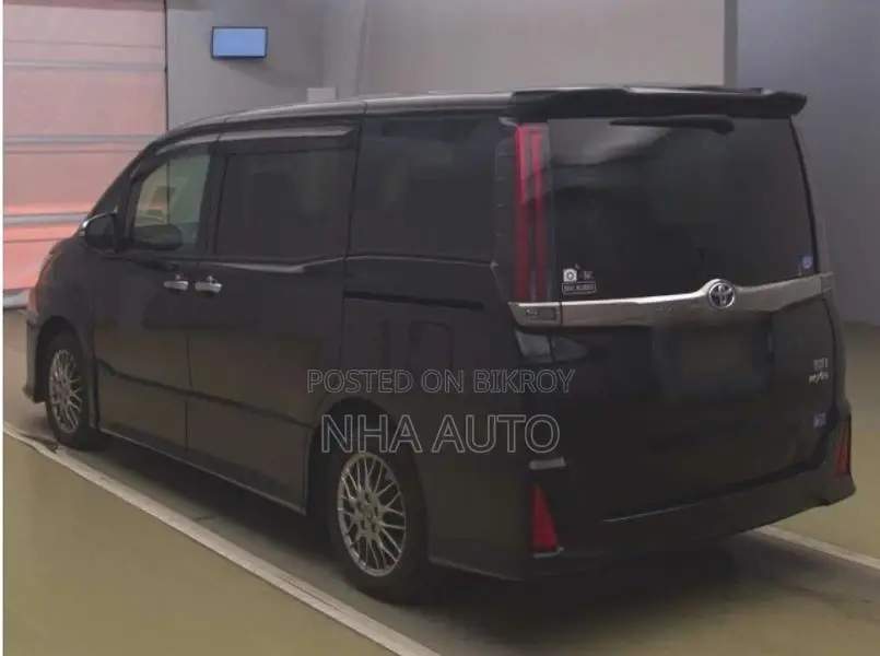 Toyota Noah WXB HYBRID 2021