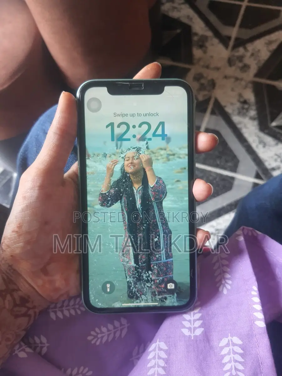 Apple iPhone 11 . (ব্যবহৃত)
