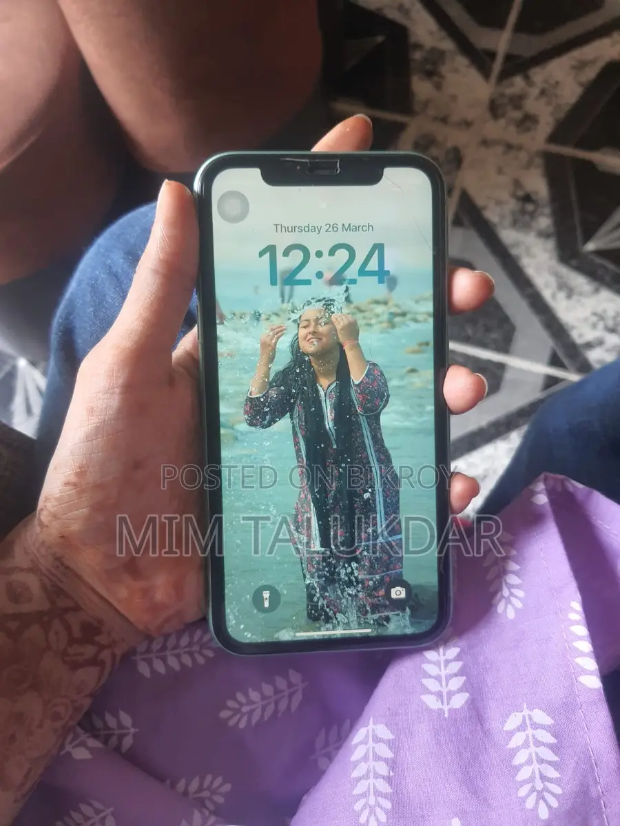 Apple iPhone 11 . (ব্যবহৃত)