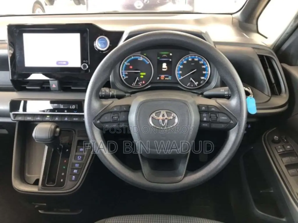 Toyota Noah 2022