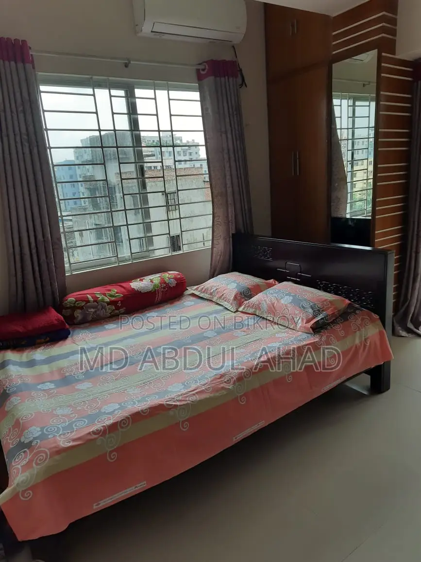 মালয়েশিয়ান ওক কাঠের খাট ৫/৭