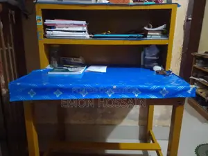 পড়ার টেবিল বিক্রয় হবে