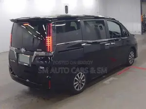 Toyota Esquire Hybrid Gi Premium 2021