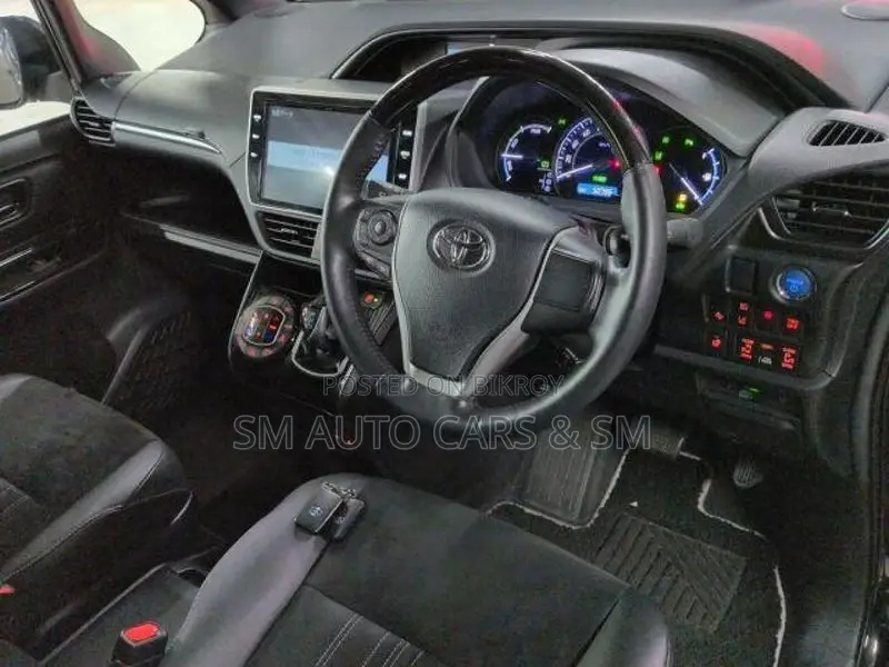 Toyota Esquire Hybrid Gi Premium 2021