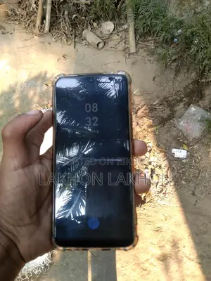 Vivo V20 SE অনেক ভালো (Used)