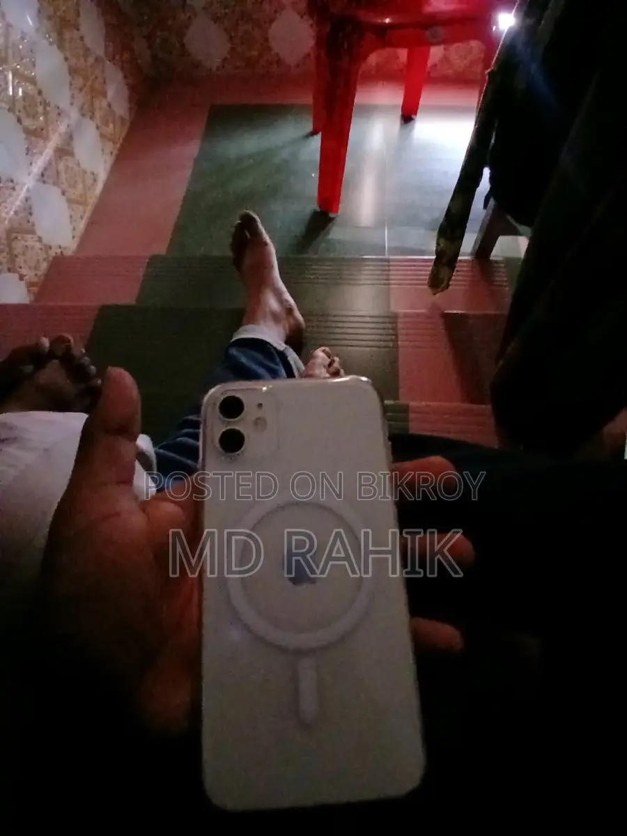 Apple iPhone 11 (Used)