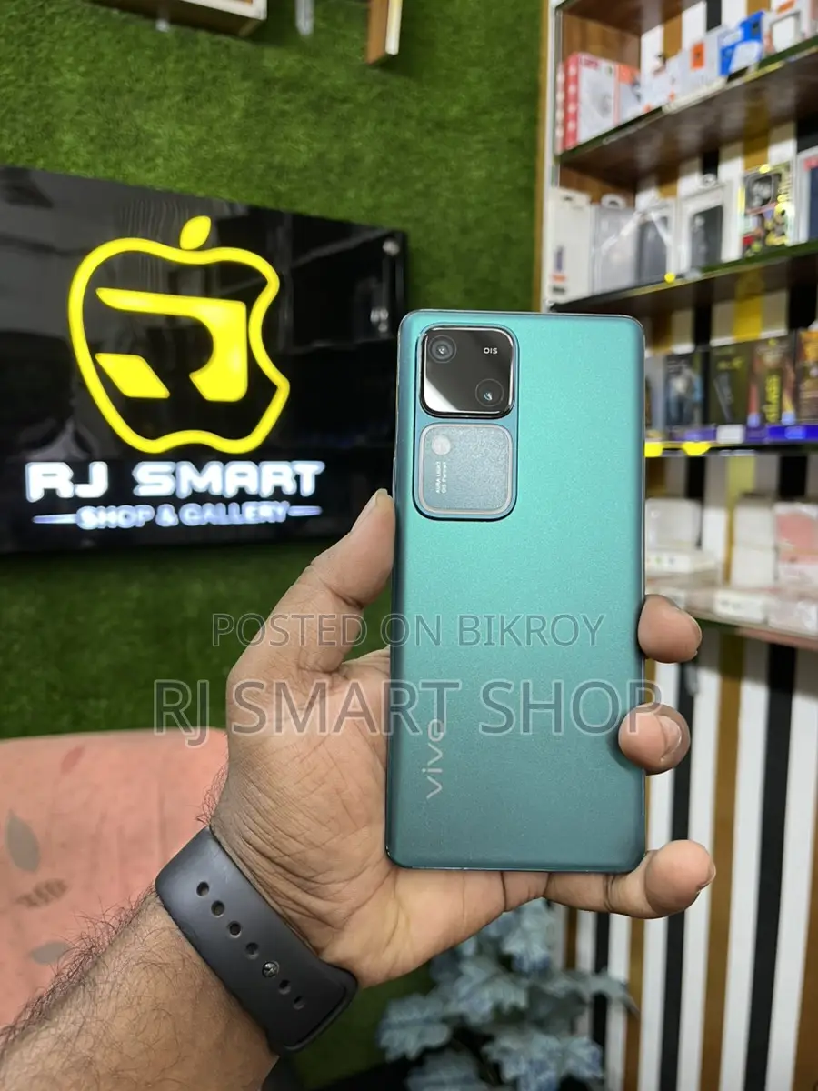 Vivo V30 8/128 GB (Used)