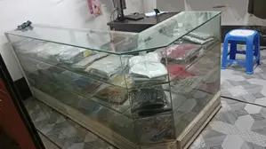 কাচের কাউন্টার রেক