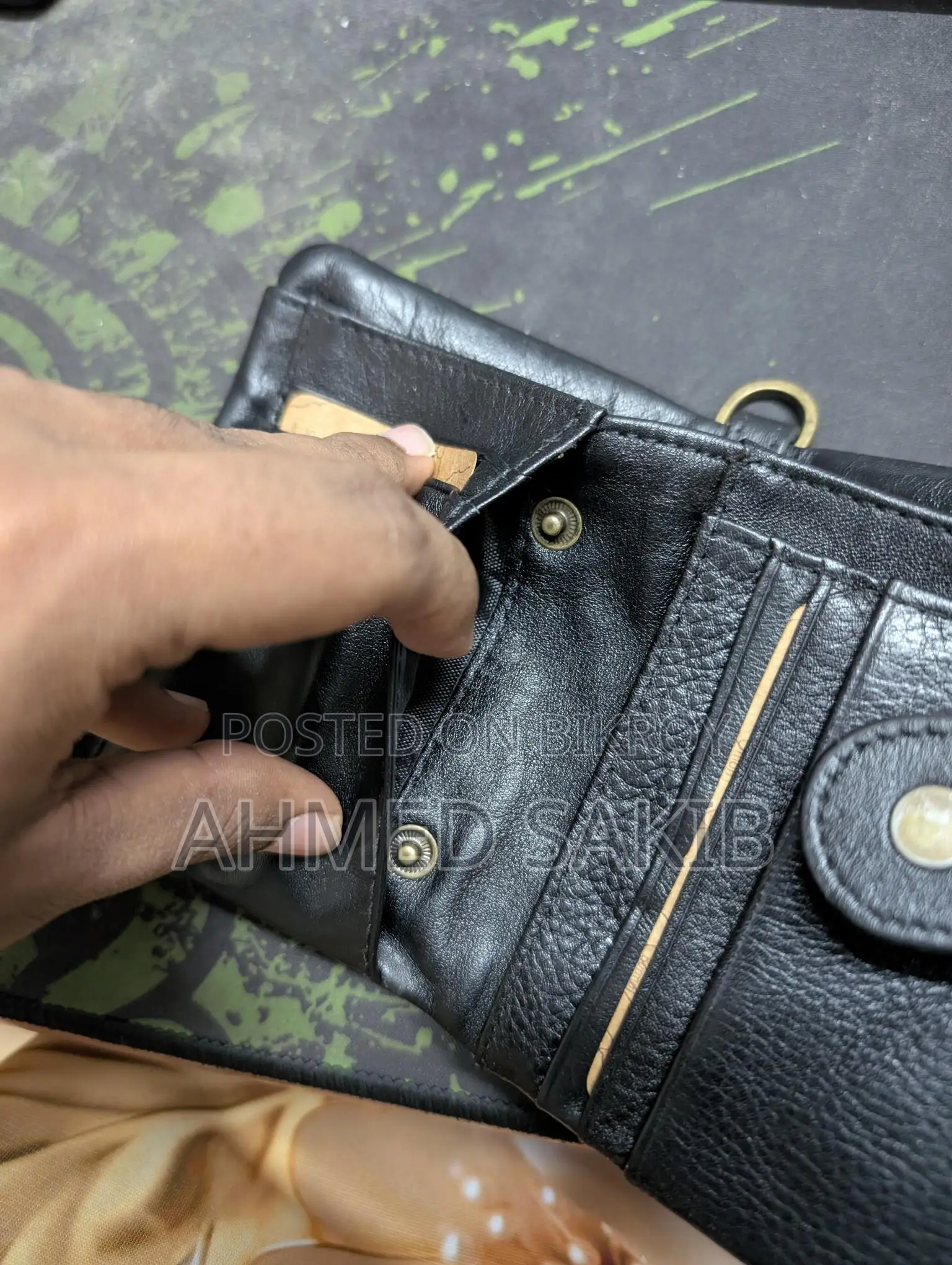 ব্ল্যাক কাভিস ওয়ালেট