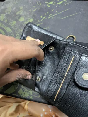 ব্ল্যাক কাভিস ওয়ালেট