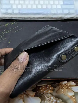 ব্ল্যাক কাভিস ওয়ালেট