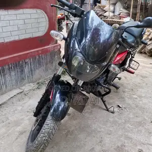 Bajaj Pulsar 150 . 2023