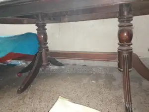 ডিনার টেবিল