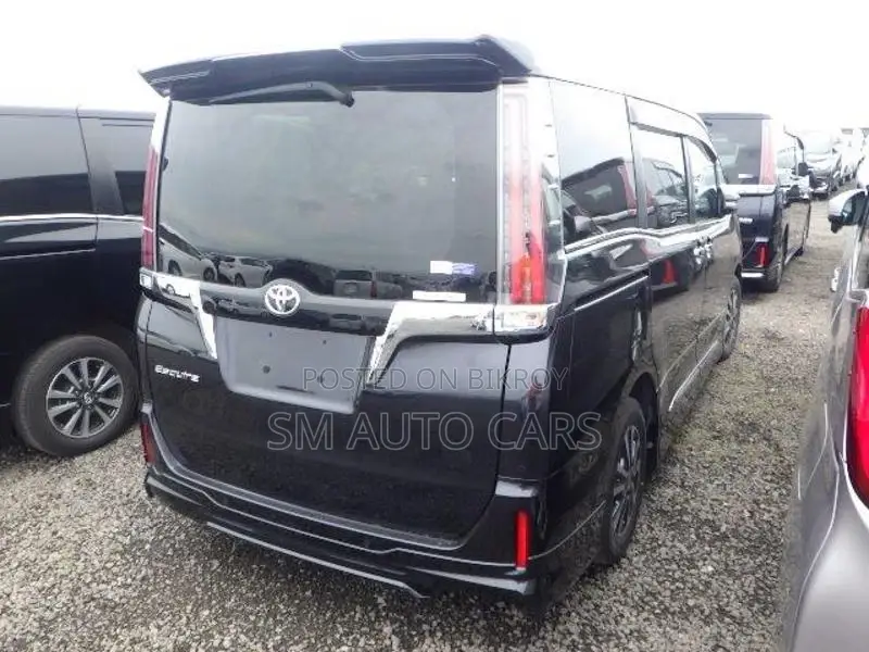 Toyota Esquire Non Hybrid Gi Black 2020